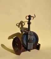 "Violoncellista" di Lorenzo Emanuel